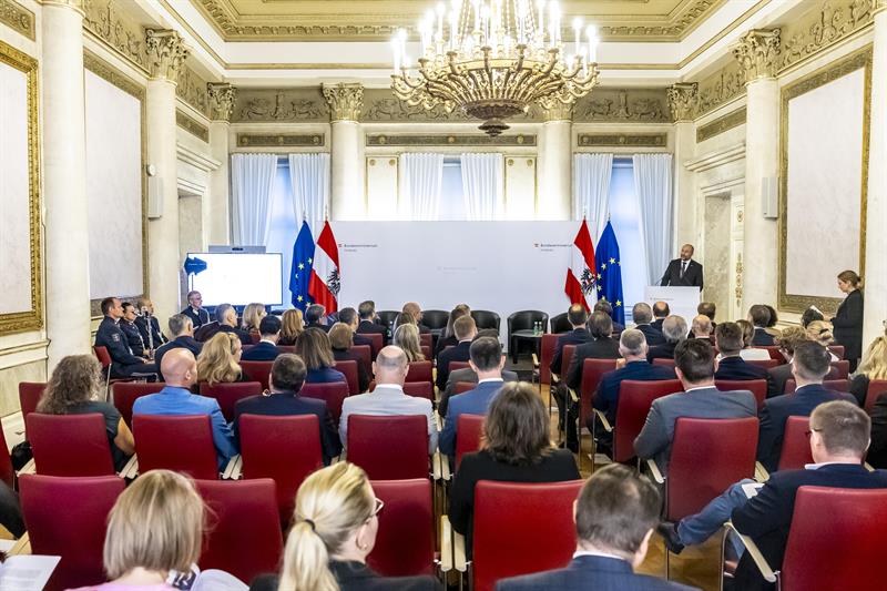 Foto zu Artikel: Bundesamt für Fremdenwesen und Asyl feiert 10-jähriges Jubiläum